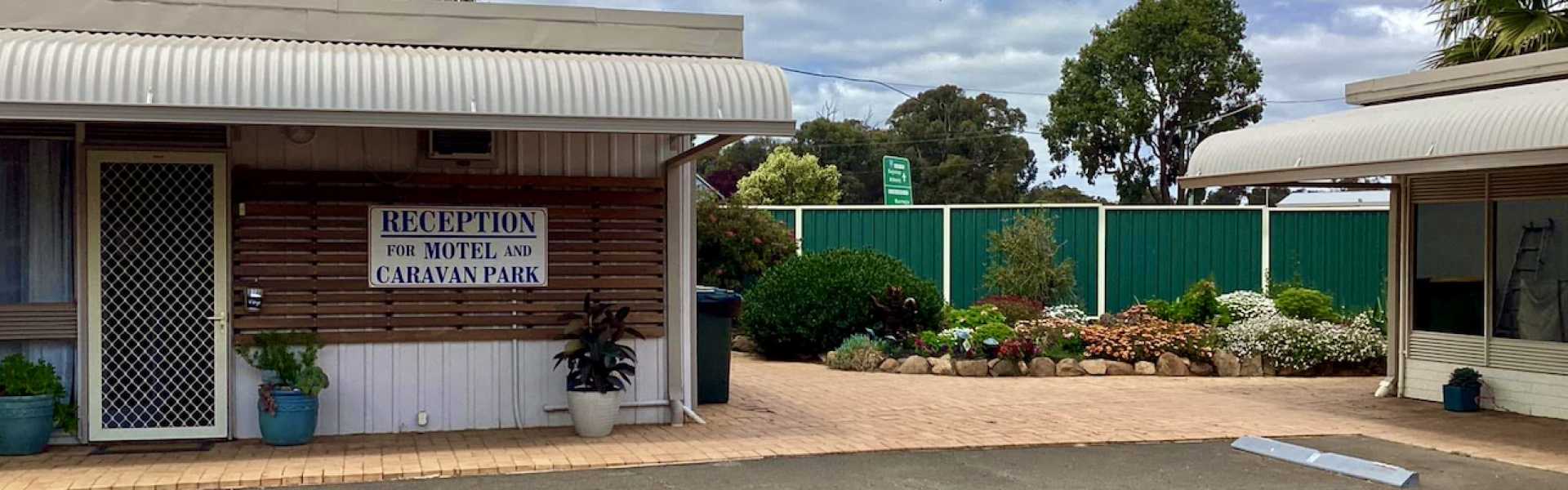 Williams Motel & Shady Acres Caravan Park