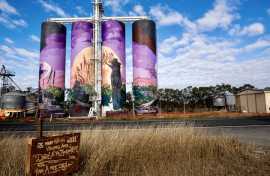 Kui Parks, Monto Caravan Park, Monto Three Moon Mural