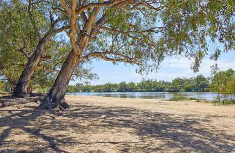 Kui Parks, Apex Riverbeach Holiday Park, Beach