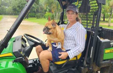 Kui Parks, Crystal Creek Caravan Park, Kim and Helper