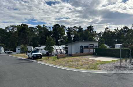 Kui Parks, Lilydale Pine Hill Caravan Park, Sites