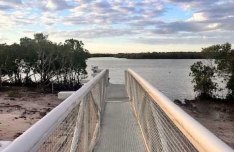 Kui Parks Riverside Burrum Heads, Pontoon