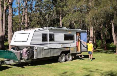 Kui Parks, Diamond Waters Caravan Park, Dunbogan, Caravan Sites