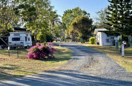 Kui Parks, Mount Morgan Motel & Van Park, Entrance