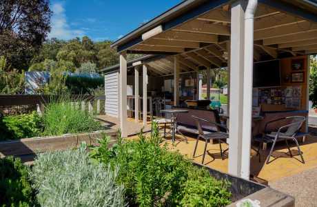 Kui Parks, Lilydale Pine Hill Caravan Park, Camp Kitchen