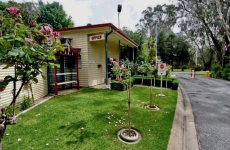 Kui Parks, Wangaratta Caravan Park, Office