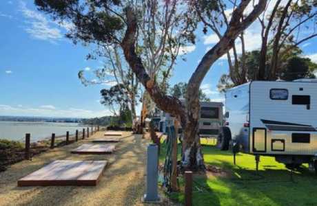 Kui Parks Waterfront Holiday Park Tailem Bend SA